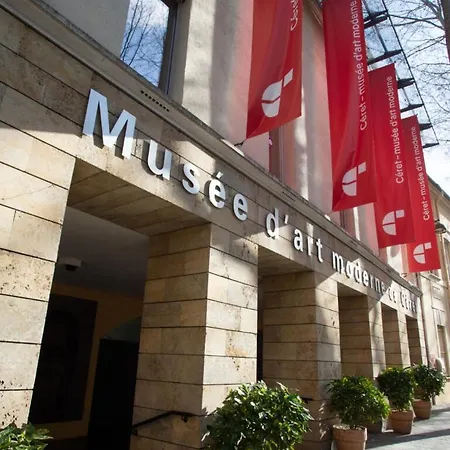 Immersion Au Centre Historique De Ceret