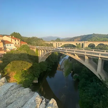 Immersion Au Centre Historique De Ceret